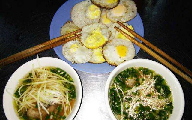 Ăn vặt Bánh Căn Xóm Bóng