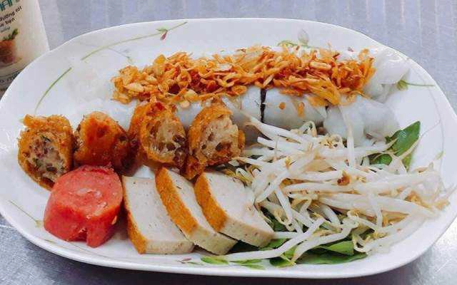 Ăn vặt Bánh Cuốn Hòa - Phùng Văn Cung
