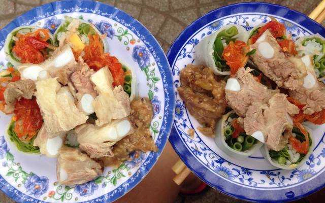 Ăn vặt Bánh Cuốn Tôm Chua