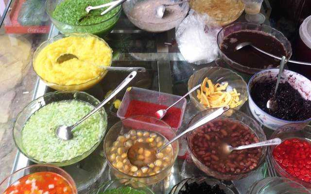 Ăn vặt Bánh Đúc & Chè Thập Cẩm - Xóm Đình