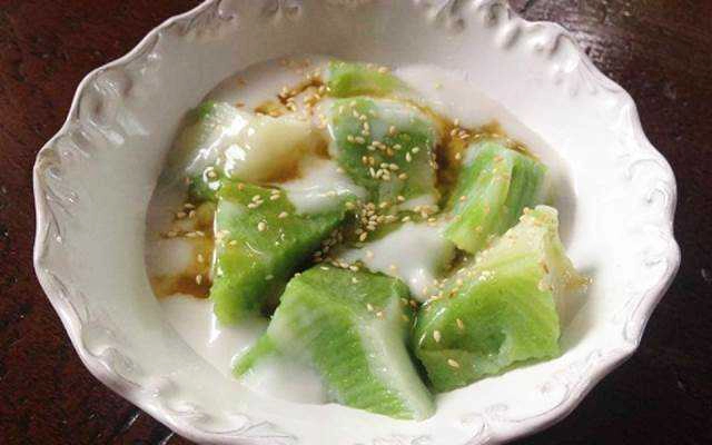 Ăn vặt Bánh Đúc Lá Dứa - Chợ Thạnh Trị