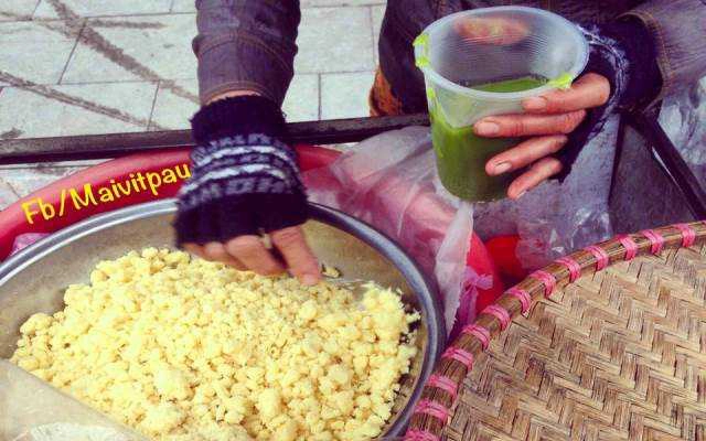 Ăn vặt Bánh Đúc Sốt