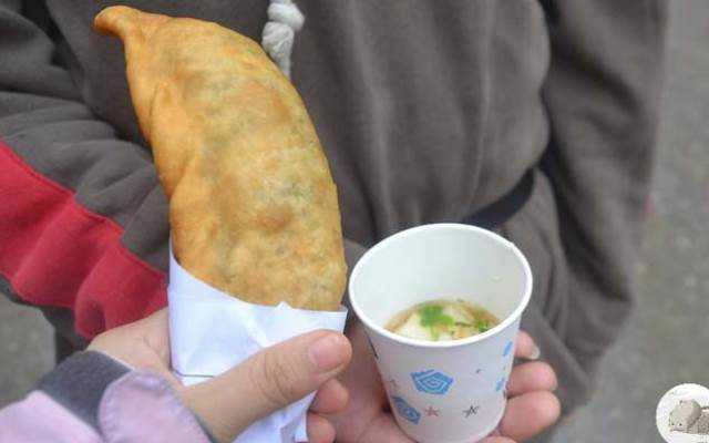 Ăn vặt Bánh Gối - Cầu Mây