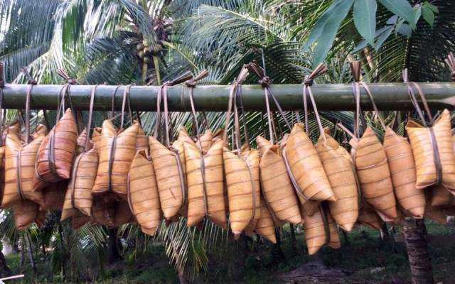 Ăn vặt Bánh Lá Dừa Bến Tre