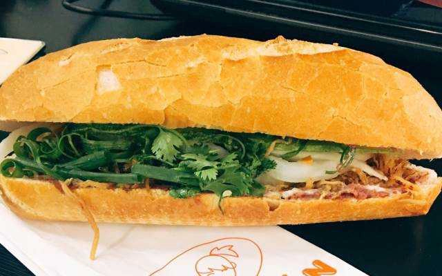 Ăn vặt Bánh Mì 111