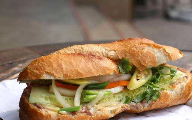 Ăn vặt Bánh Mì 24 - Trần Nhân Tôn