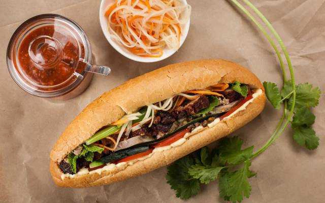 Ăn vặt Bánh Mì 25 - Hàng Cá
