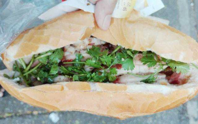 Ăn vặt Bánh Mì 83 - Tôn Đản
