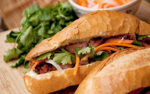 Ăn vặt Bánh Mì 999 - Khuông Việt