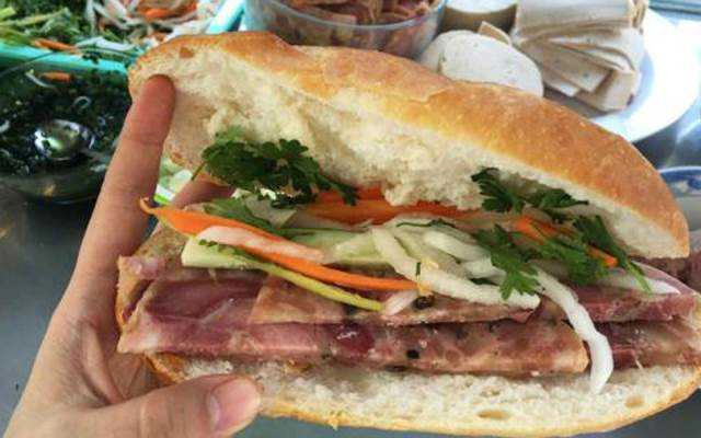 Ăn vặt Bánh Mì Anh Lắm
