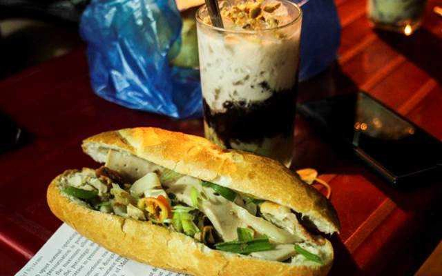 Ăn vặt Bánh Mì Anh Tuấn