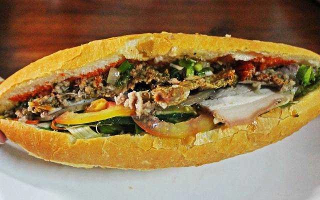 Ăn vặt Bánh Mì Ba Lẹ Lầu 7