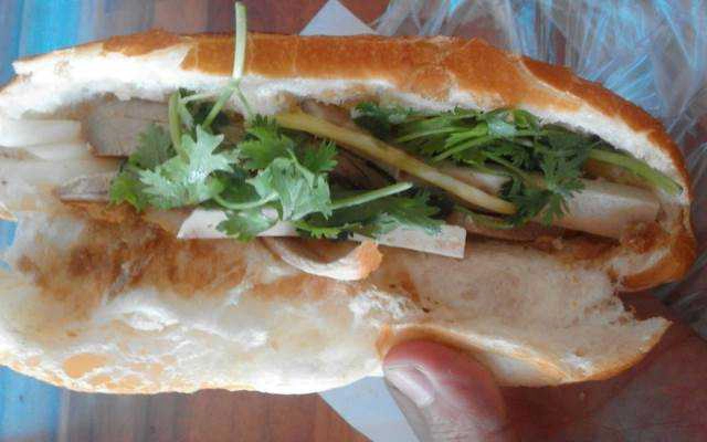 Ăn vặt Bánh Mì & Bánh Giò - Doãn Kế Thiện
