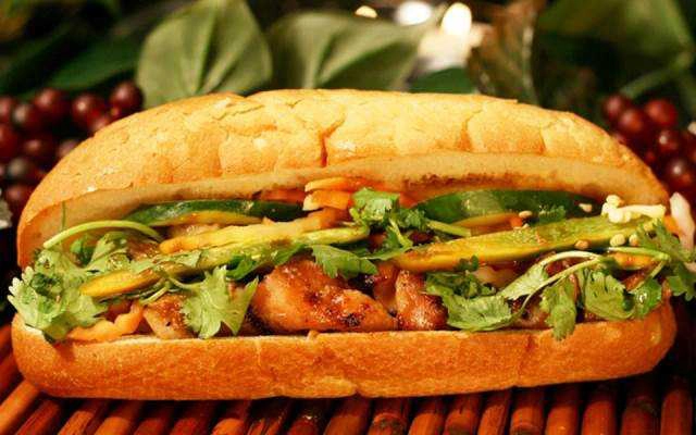Ăn vặt Bánh Mì Bình Dân - Đồng Khởi
