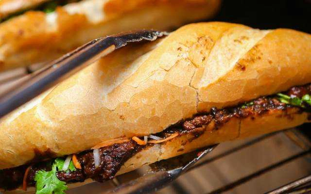 Ăn vặt Bánh Mì Bò Nướng - Út Tịch
