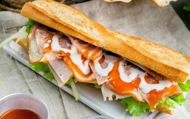 Ăn vặt Bánh Mì Bôm Bốp - Quốc Tử Giám