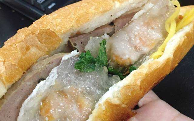 Ăn vặt Bánh Mì Bột Lọc Breadfirst - Phan Kế Bính