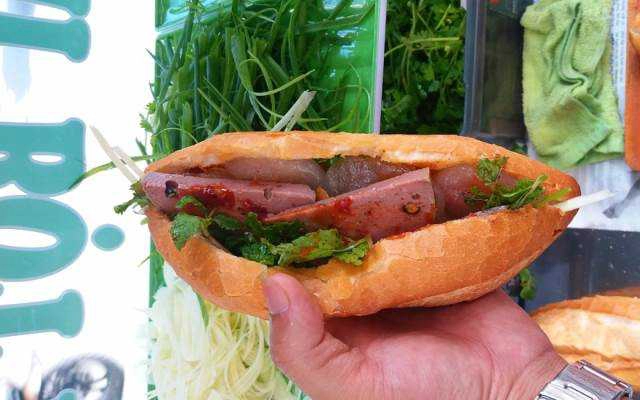 Ăn vặt Bánh Mì Bột Lọc Breadfirst - Trần Huy Liệu