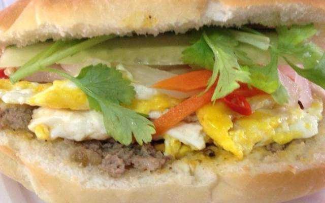 Ăn vặt Bánh Mì Các Loại - Nguyễn Quý Đức