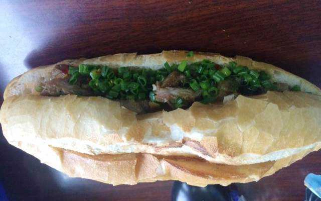 Ăn vặt Bánh Mì Cây Nhãn