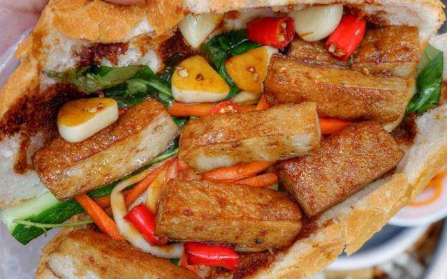 Ăn vặt Bánh Mì Chả Cá - Hoa Sứ