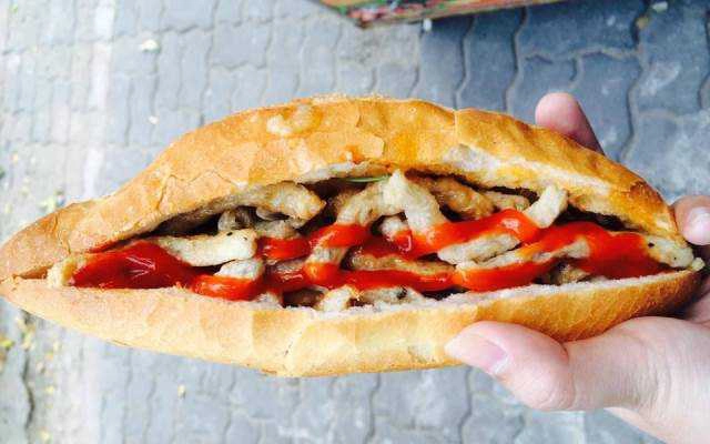 Ăn vặt Bánh Mì Chả Cá Nóng Vũng Tàu