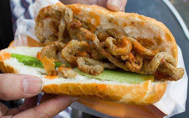 Ăn vặt Bánh Mì Chả Cá Nóng