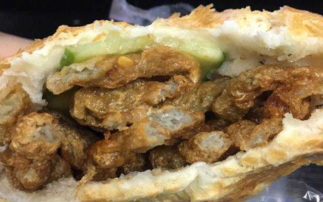 Ăn vặt Bánh Mì Chả - Lý Chính Thắng