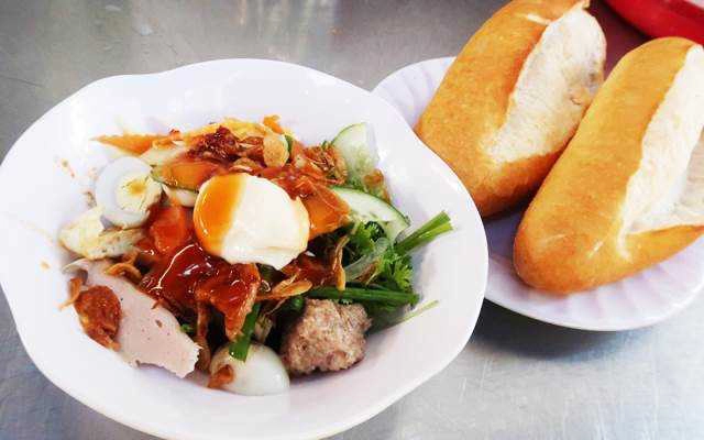 Ăn vặt Bánh Mì Chấm - Đoàn Kết