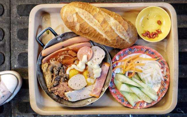 Ăn vặt Bánh Mì Chảo Mạc Thị Bưởi