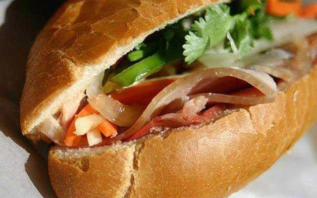 Ăn vặt Bánh Mì Cô Ba