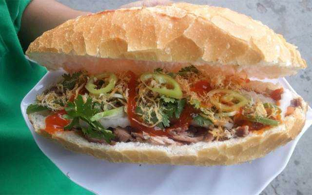 Ăn vặt Bánh Mì Cô Bông
