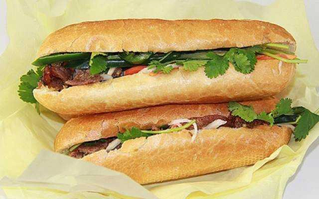 Ăn vặt Bánh Mì Cô Hương