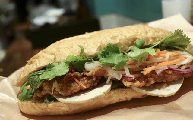 Ăn vặt Bánh Mì Cô Nguyên