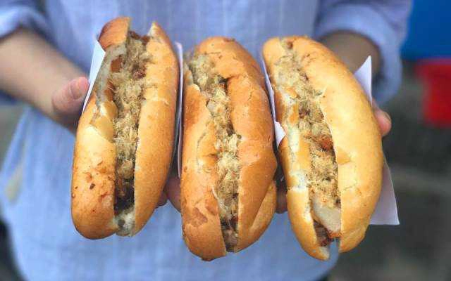 Ăn vặt Bánh Mì Cô Phương