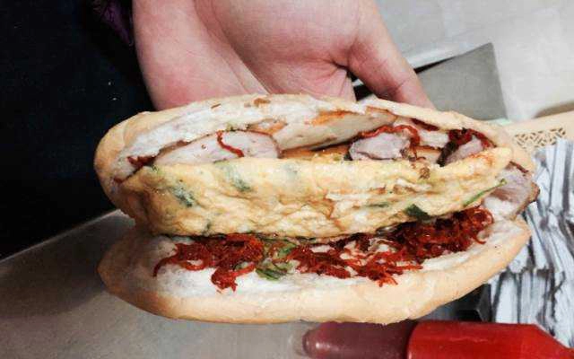 Ăn vặt Bánh Mì Cô Thu