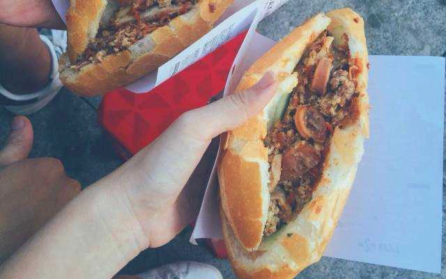 Ăn vặt Bánh Mì Dân Tổ