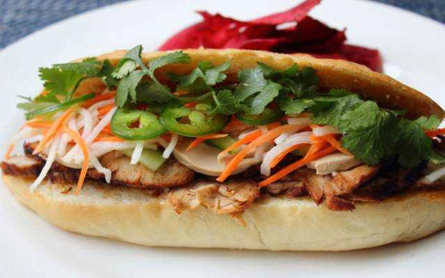 Ăn vặt Bánh Mì Đạt - Pasteur