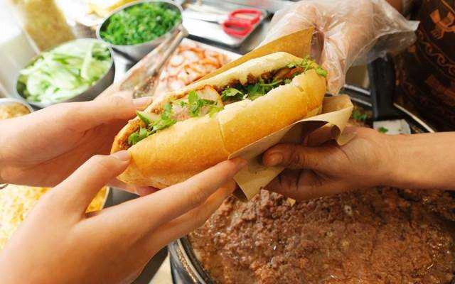 Ăn vặt Bánh Mì & Giải Khát