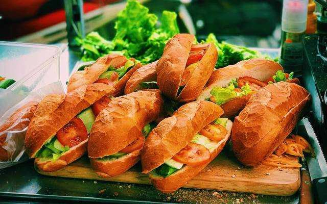 Ăn vặt Bánh Mì Giòn Bò