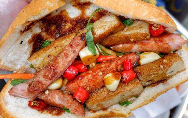 Ăn vặt Bánh Mì Giòn - Chả Cá Nóng
