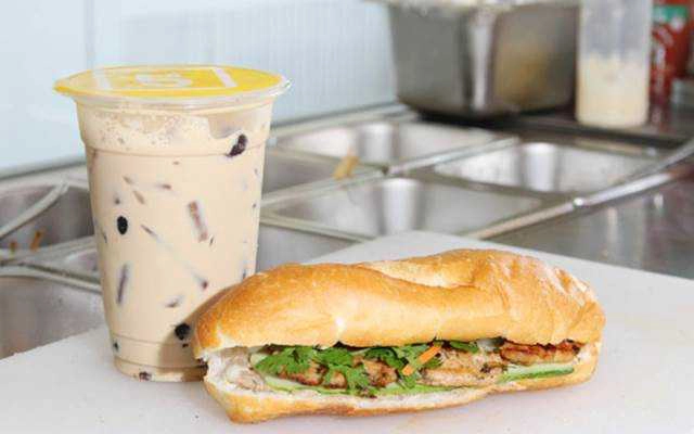 Ăn vặt Bánh Mì Hà Nội - Mã Lò