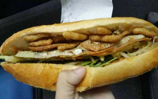 Ăn vặt Bánh Mì Hải Phòng - Cốm Vòng