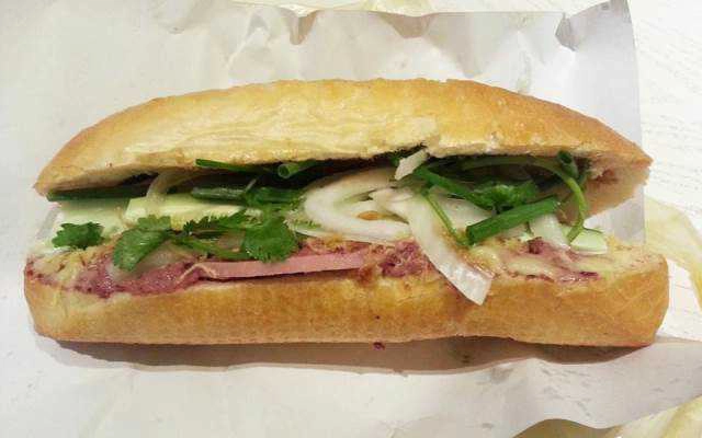 Ăn vặt Bánh Mì - Hàng Buồm