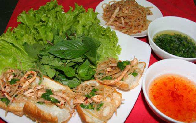 Ăn vặt Bánh Mì Hấp - Vạn Kiếp
