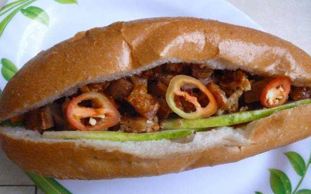 Ăn vặt Bánh Mì Heo Quay 109
