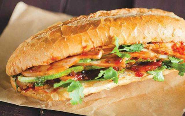 Ăn vặt Bánh Mì Heo Quay - Ngô Tất Tố
