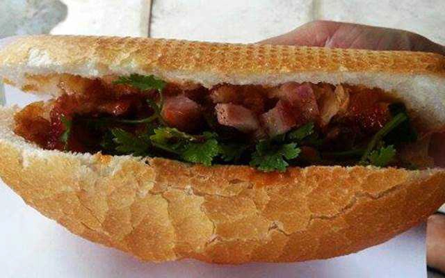 Ăn vặt Bánh Mì Heo Quay - Nguyễn Thị Minh Khai