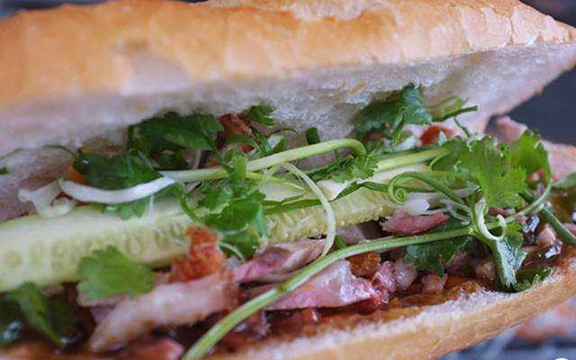 Ăn vặt Bánh Mì Heo Quay - Nguyễn Thông