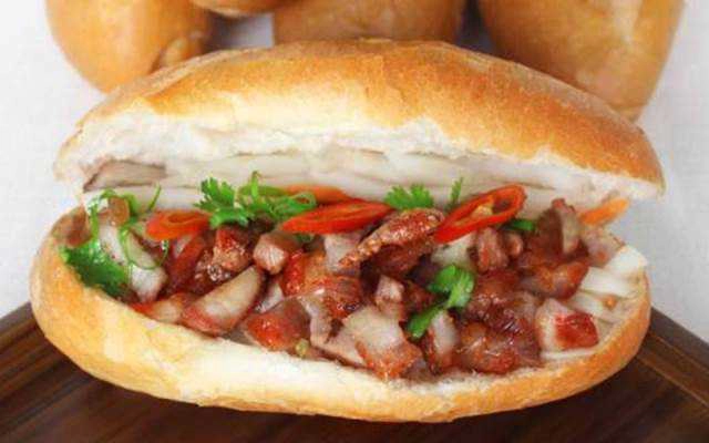 Ăn vặt Bánh Mì Heo Quay & Ốp La